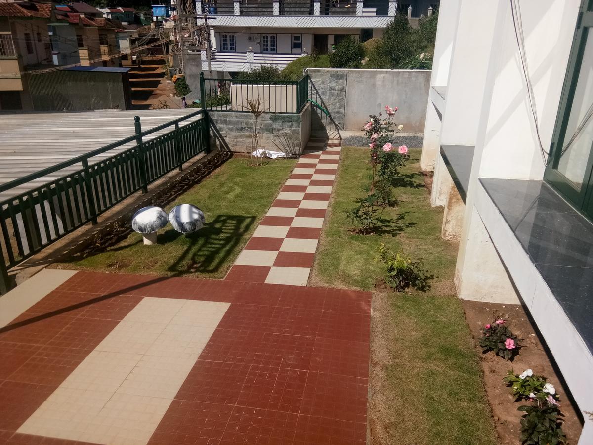 Skyblue Resort Ooty Buitenkant foto